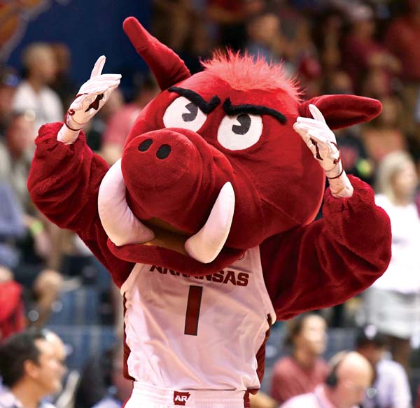 Big Red pumps up the crowd News, Sports, Jobs Maui News